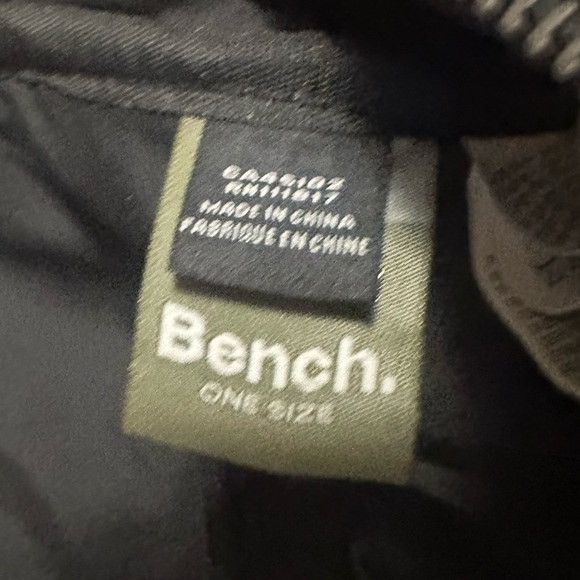 Quilted Black Bench Bag 🖤💗 - Picture 6 of 7